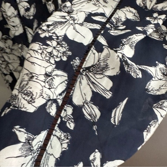 ASTR Floral Long Sleeve Top Size XS - Picture 5 of 8